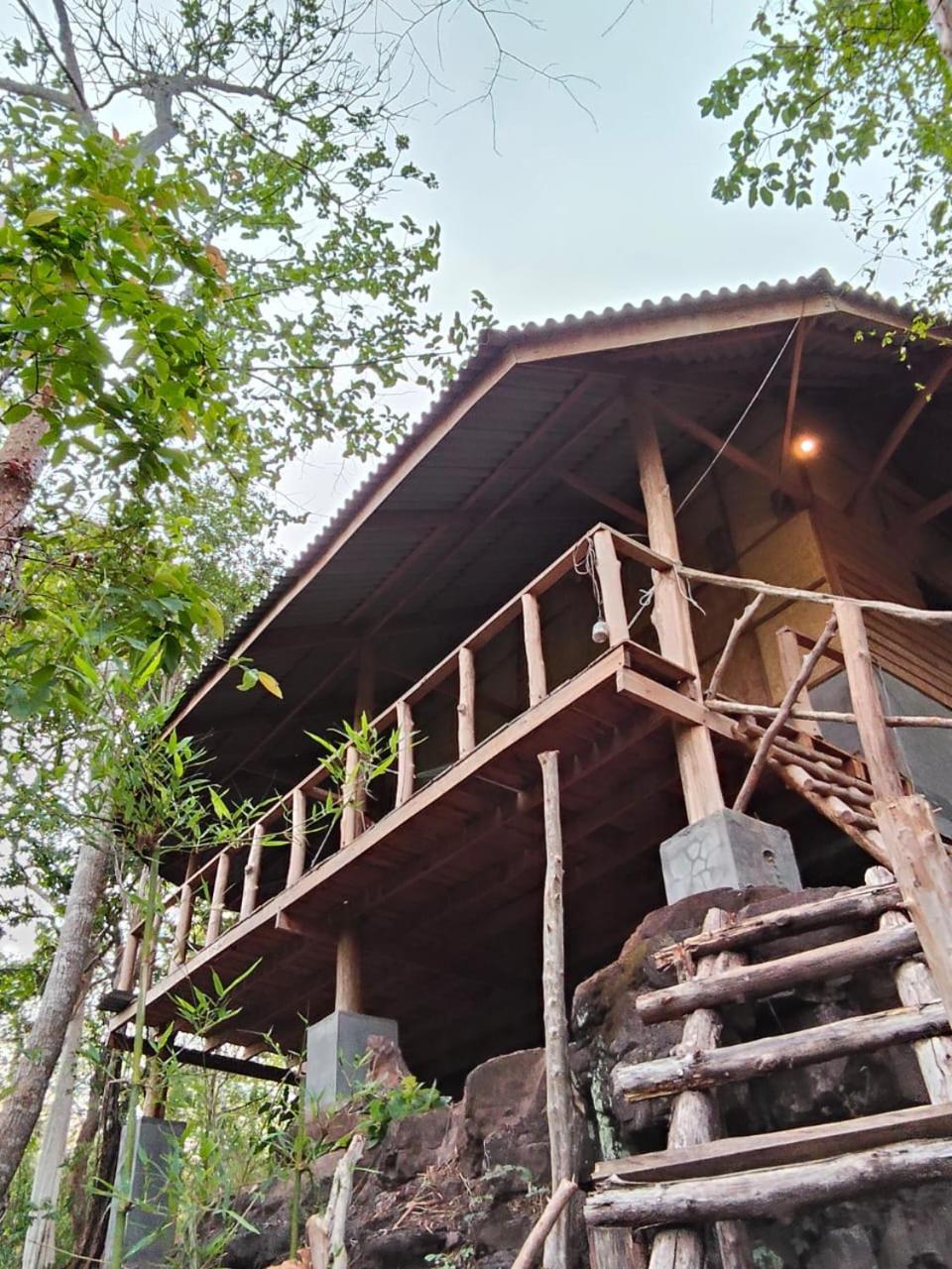 Fandee Island Treehouses & Ziplines - Tad Lo, Bolaven Loop Pakse Ban Kiangtat Eksteriør billede
